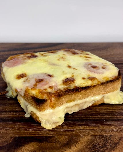 The viral pizza lava toast