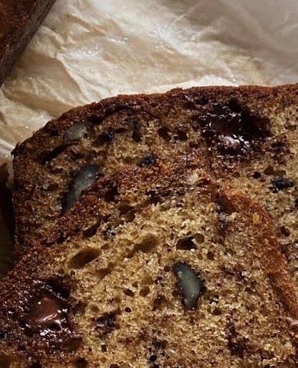 Gâteau au yaourt, pépites de chocolat et noix