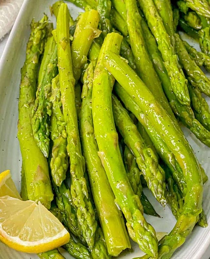 Cooked and Seasoned Boiled Asparagus