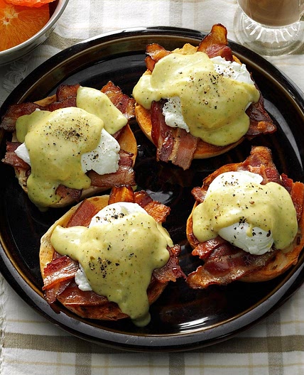 Creamy Pesto 'n Bacon Eggs Benedict