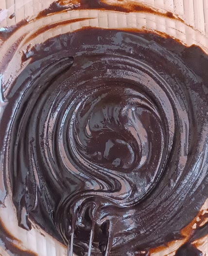 3 Ingredient Chocolate Donut Glaze
