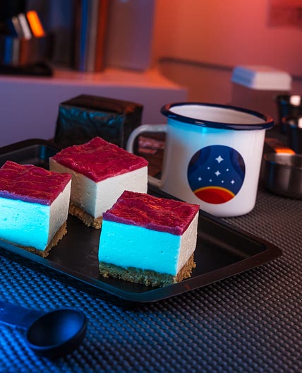 Chunks cake - red cheesecake - Starfield NERDS' KITCHEN