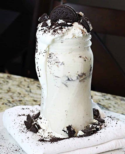 Cookies and Cream Mason Jar Ice Cream