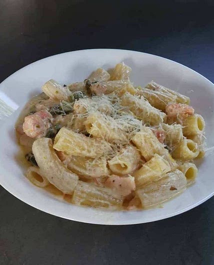 Quick creamy salmon pasta