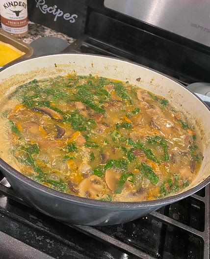 Vegan creamy mushroom soup 