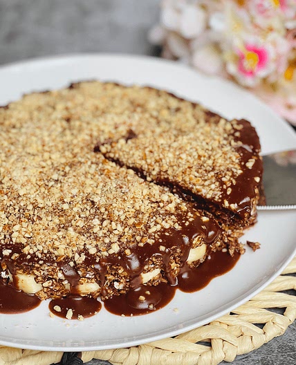 No-Bake Banana Chocolate Oat Cake