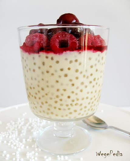 Deser z tapioki na mleku z malinami / truskawkami - WegePedia