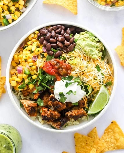 Slow-carb chicken and black bean salad