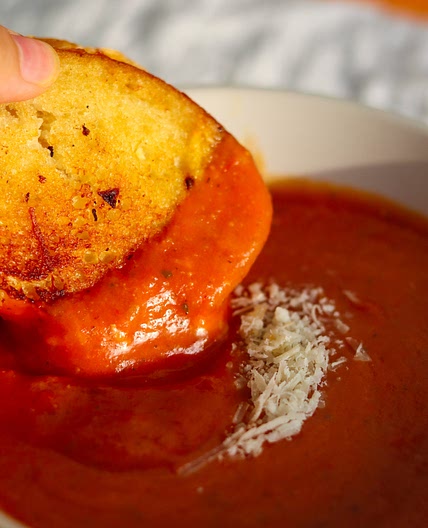 One Pot Tomato Soup (With Fresh Tomatoes)