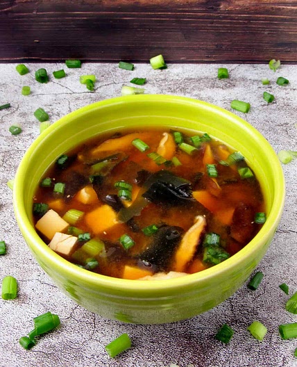 Super Simple Vegan Miso Soup