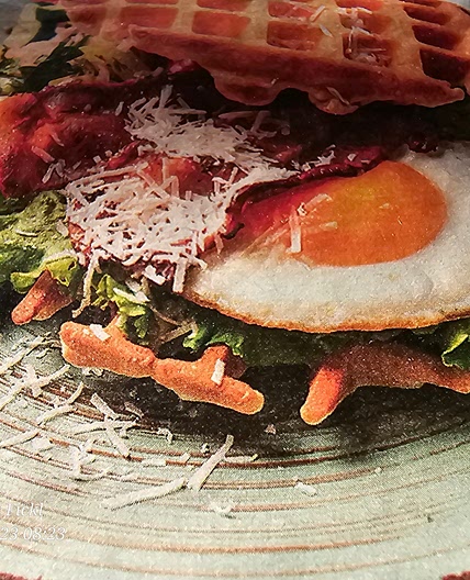 Spiegelei-Parmesan-Waffeln