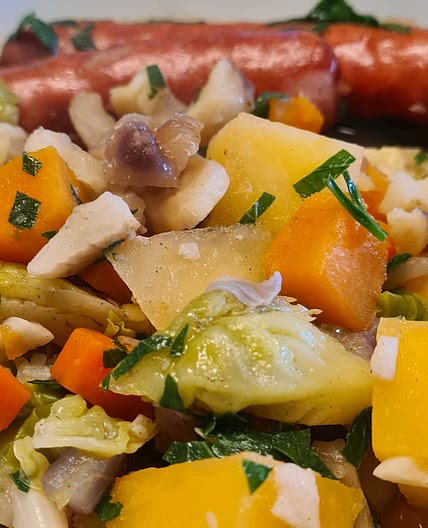 Steckrüben - Rosenkohl - Gemüse mit Süßkartoffeln, Esskastanien und Mettenden