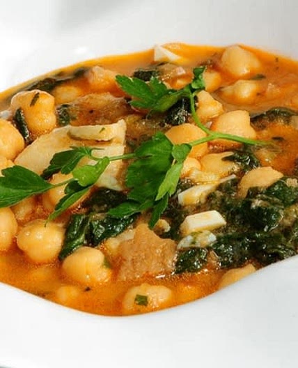 Garbanzos con bacalao