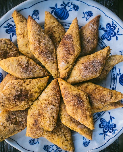 Pumpkin Collar Cookies (Snipp med Gresskar) - North Wild Kitchen