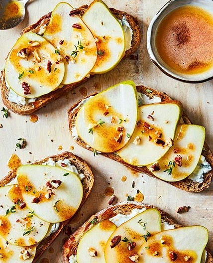 Pear and blue cheese toasts