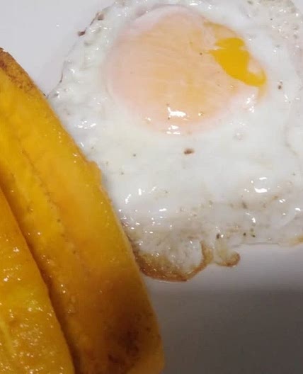 Huevos con plátano