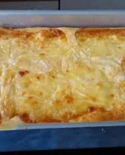 Torta de pão e frango (chicken bread pie)