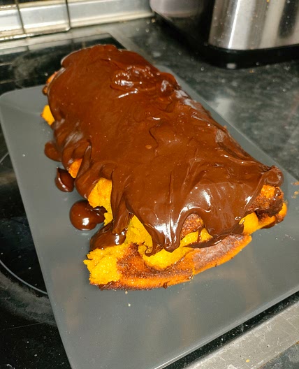 Torta de cenoura e chocolate (carrot roll with chocolate)