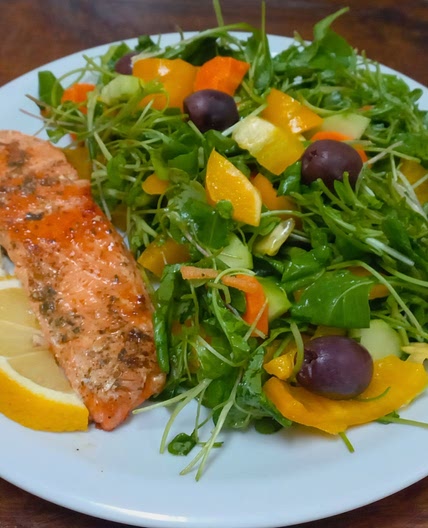 KETO Trucha frita con ensalada fresca