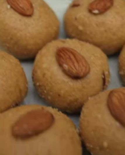 Diwali Special  Besan Aur Suji Ke Laddu recipe by Simran Bhullar