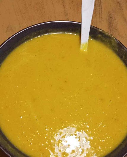 Buttercup squash, turmeric and red lentils soup