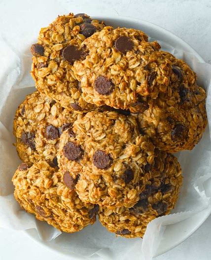5-Ingredient Vegan Oatmeal Chocolate Chip Cookies