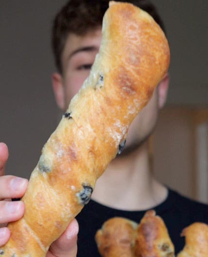 Einfache Oliven-Baguettes 🥖👨🏼‍🍳