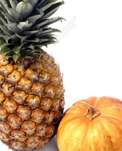 Calabaza del mercado con piña