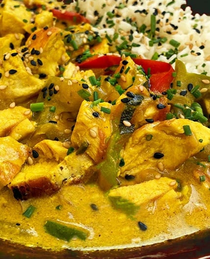 Pollo thai picante con fideos de arroz
