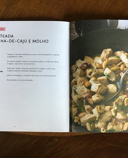 GALINHA SALTEADA COM CASTANHA-DE-CAJU E MOLHO DE OSTRAS