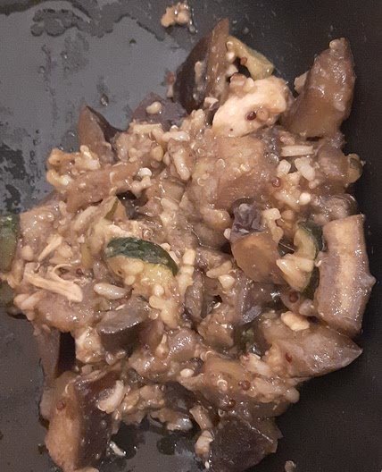 Melanzane, riso, zucchine e pollo