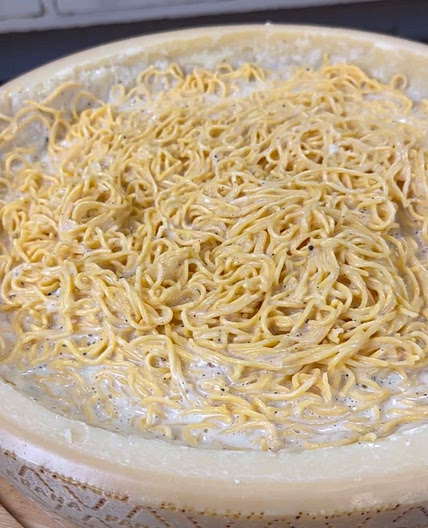 Spaghetti cacio e pepe