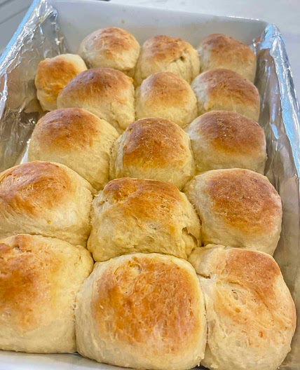 The Best Thanksgiving Dinner Rolls 🍞 🦃 🧈 