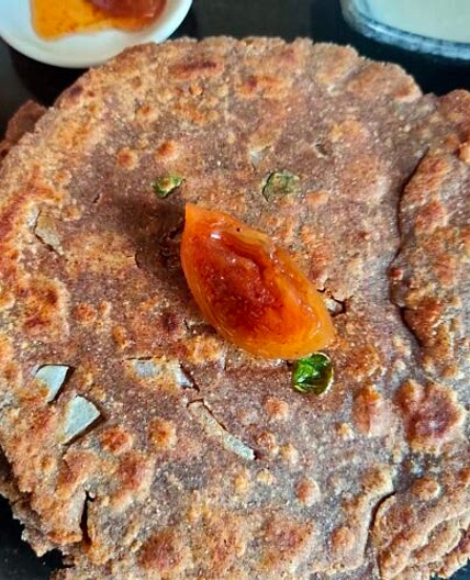 Easy Ragi Roti Recipe (Healthy Nachni Paratha Recipe)