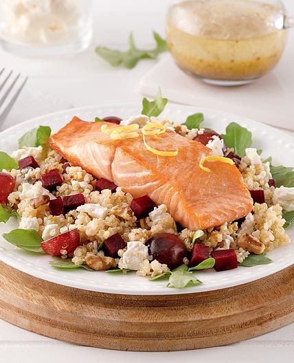 Saumon grillé sur salade de quinoa aux betteraves