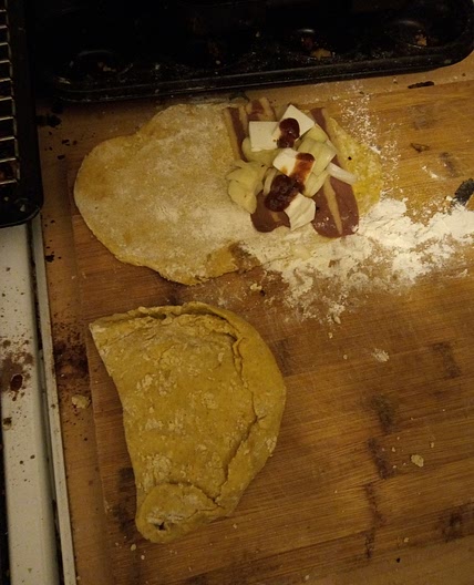 Pizza stuffed flatbread