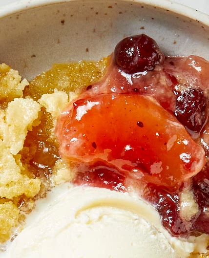 4-Ingredient Thanksgiving Dump Cake