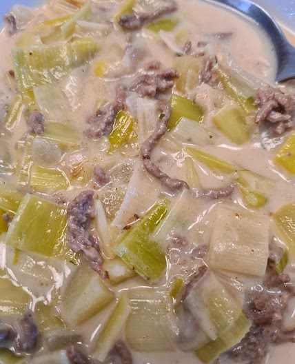 Käse - Porree Suppe mit Kartoffeln und Hack