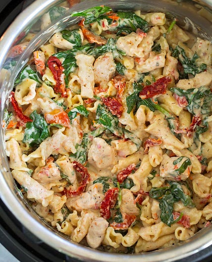 Instant Pot Creamy Spinach Chicken and Tomato Pasta