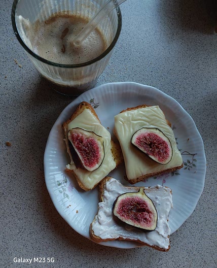 French toast with figs