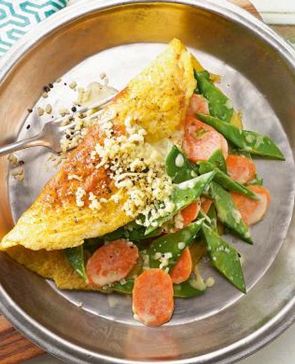 Gefüllte Käseomelette mit Frühlingsgemüse
