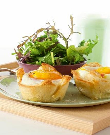 Eier-Muffins mit Salami und Käse
