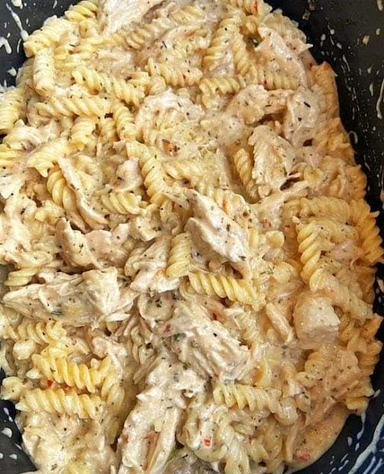 Crockpot - Garlic Chicken Parmesan Pasta
