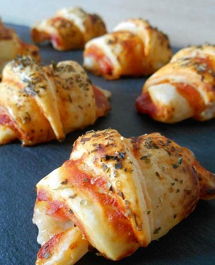 Croissants apéritifs façon pizza