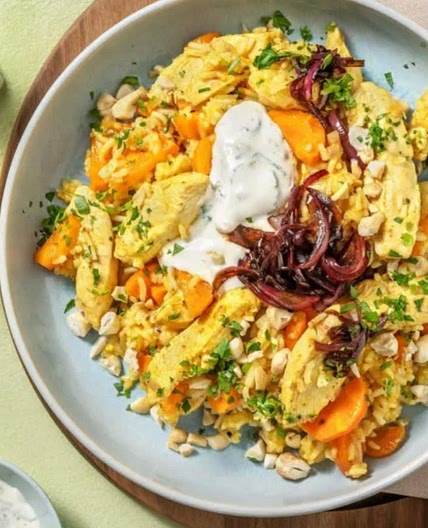 Hähnchen-Reispfanne mit Aprikosen-Minz-Jogurth