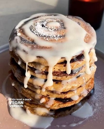 Cinnamon Roll Pancakes 🥞😍🍂 by