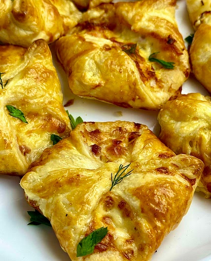Cheesy Salmon Sambons 