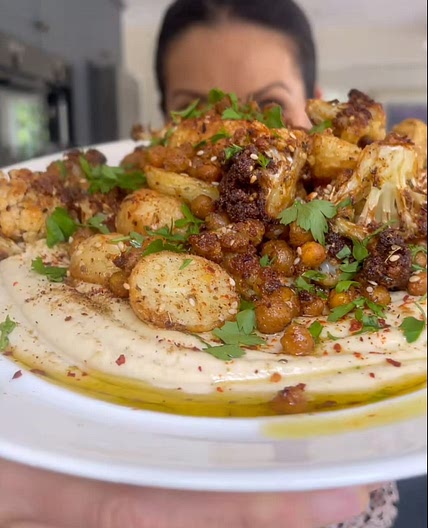 Spiced potatoes, cauliflower, chickpeas and creamy houmous