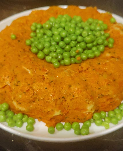 Grammy's Carrot Ring w/ Baby Peas