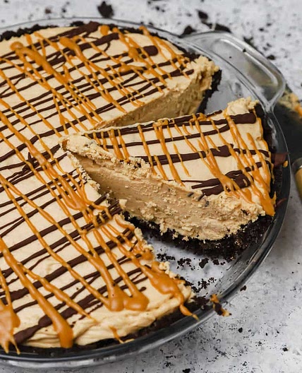 Easy Peanut Butter Pie ( 6 ingredients )